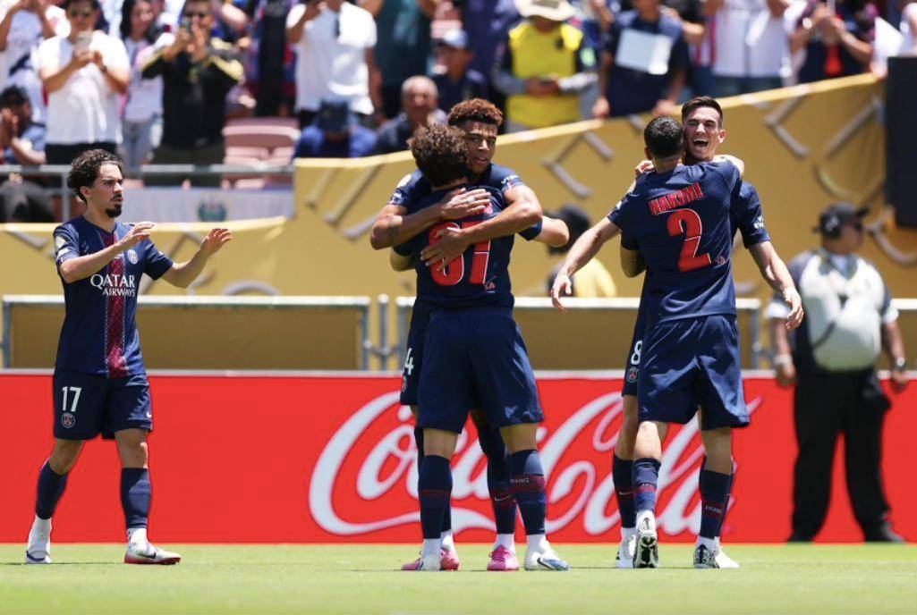 北控队在防 北控队在防