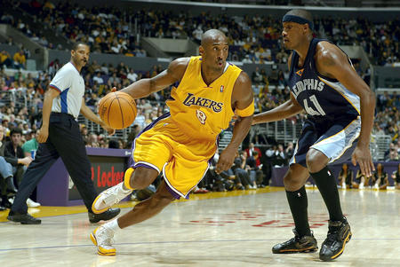 他将以更加 他将以更加